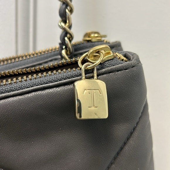 Talbots Gray Leather Quilted Crossbody Bag With Gold Chain and Leather S… - Picture 2 of 10